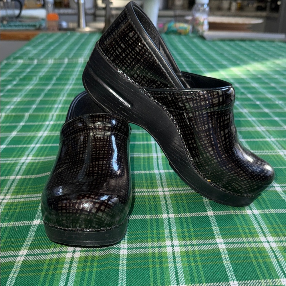 Dansko Black Patent Crosshatch Clogs for Women